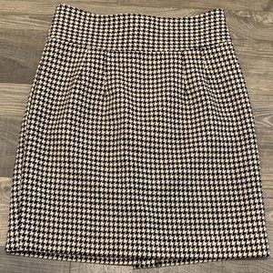 Banana Republic Houndstooth Pencil Skirt